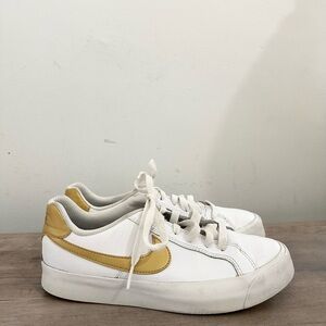 Nike Court Royals AC Women White/Metallic Gold Size 7
